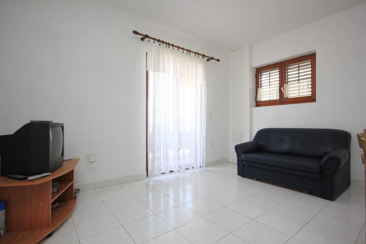 Apartment Sali 8121A Bagian luar foto