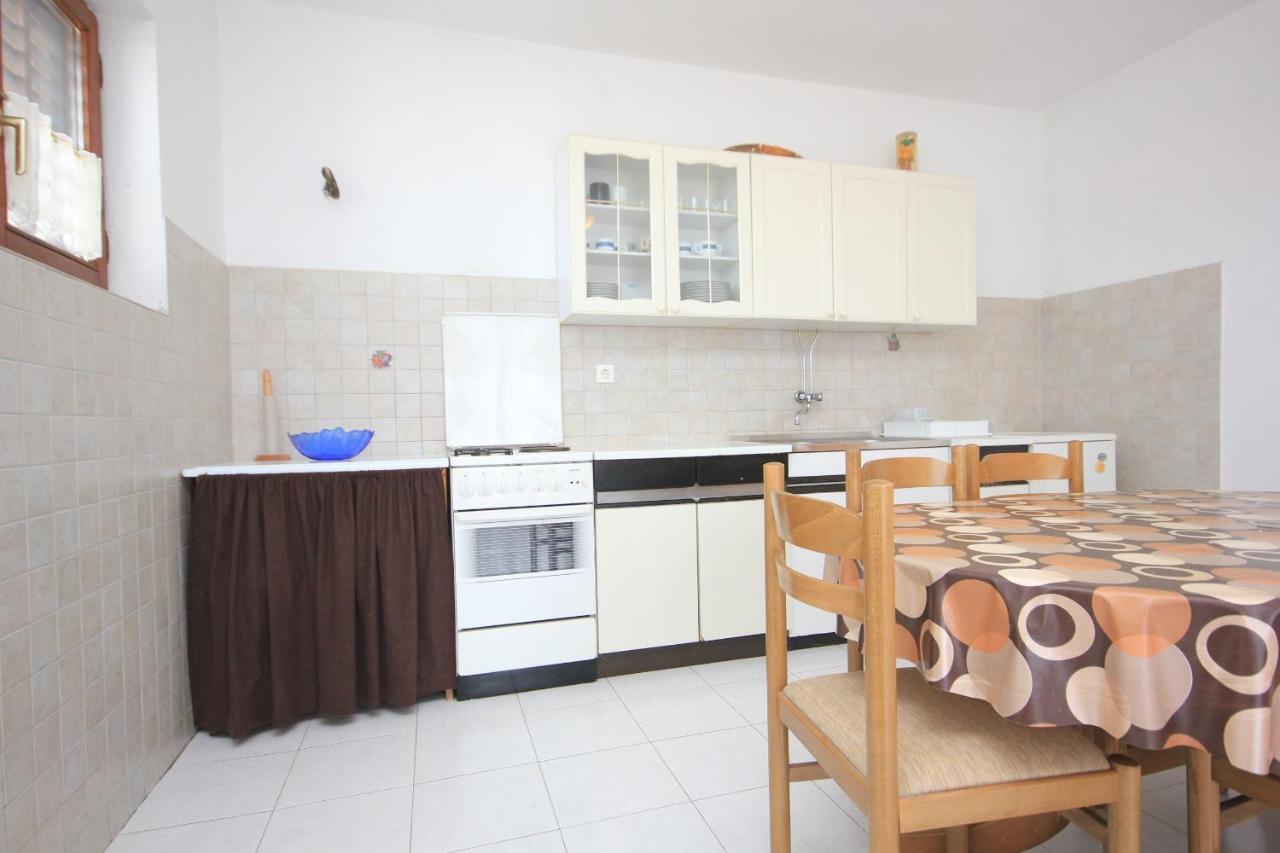 Apartment Sali 8121A Bagian luar foto